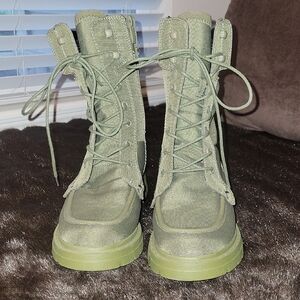 Franco Sarto women’s Olive Green Lace-Up Combat Boots